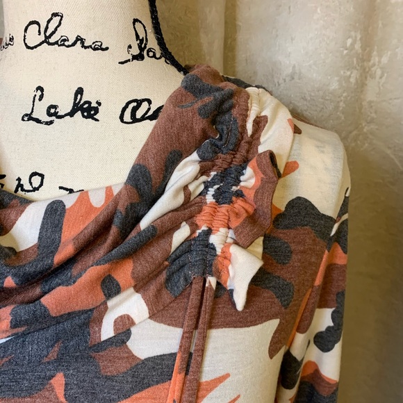 Coco Bianco Orange Brown Camo Fall Tones Cowl Neck Tunic 3/4 Sleeve NWT Size M - Picture 3 of 16